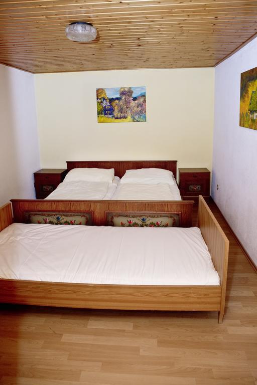 Altes Almhaus Hotel Maria Lankowitz Стая снимка