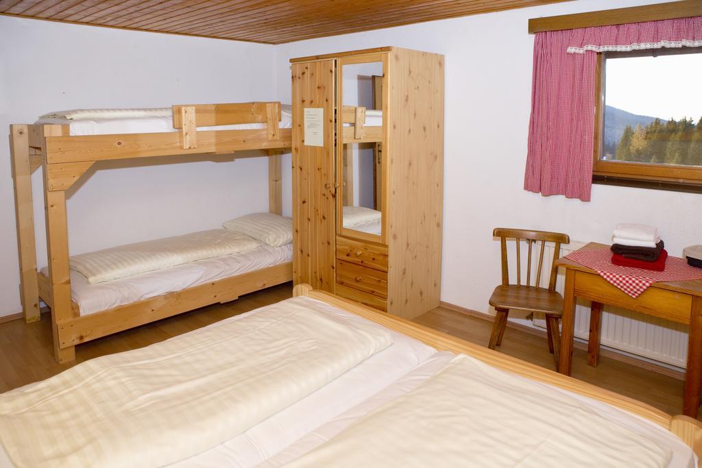 Altes Almhaus Hotel Maria Lankowitz Стая снимка