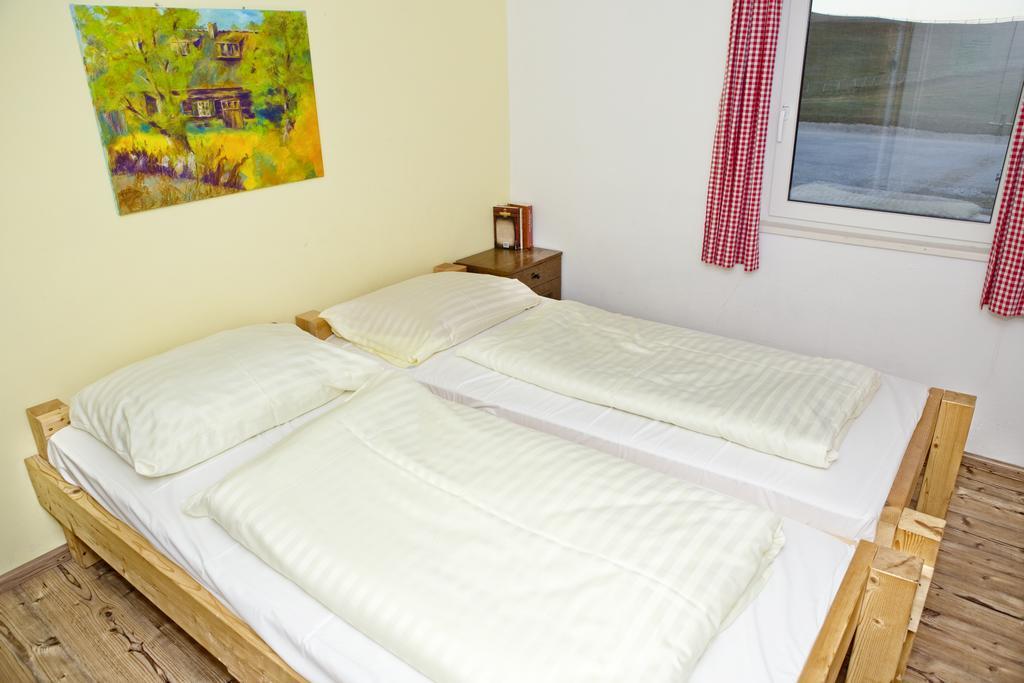 Altes Almhaus Hotel Maria Lankowitz Стая снимка