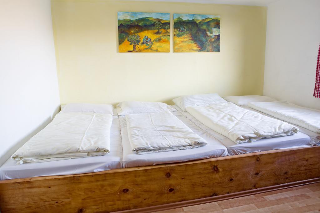 Altes Almhaus Hotel Maria Lankowitz Стая снимка